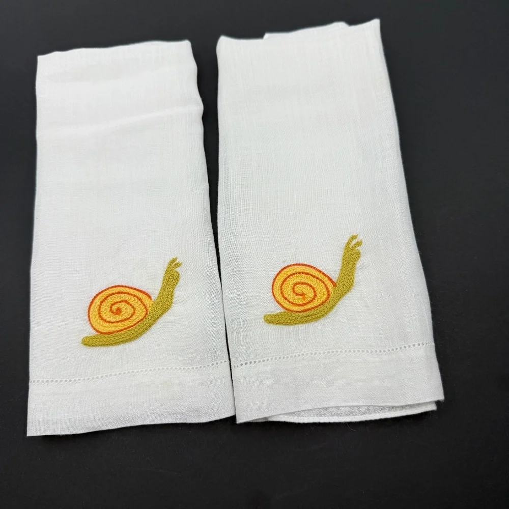 Vintage, 2 Unused White Madeira Linen Embroidered Snails Finger Tip Guest Towels